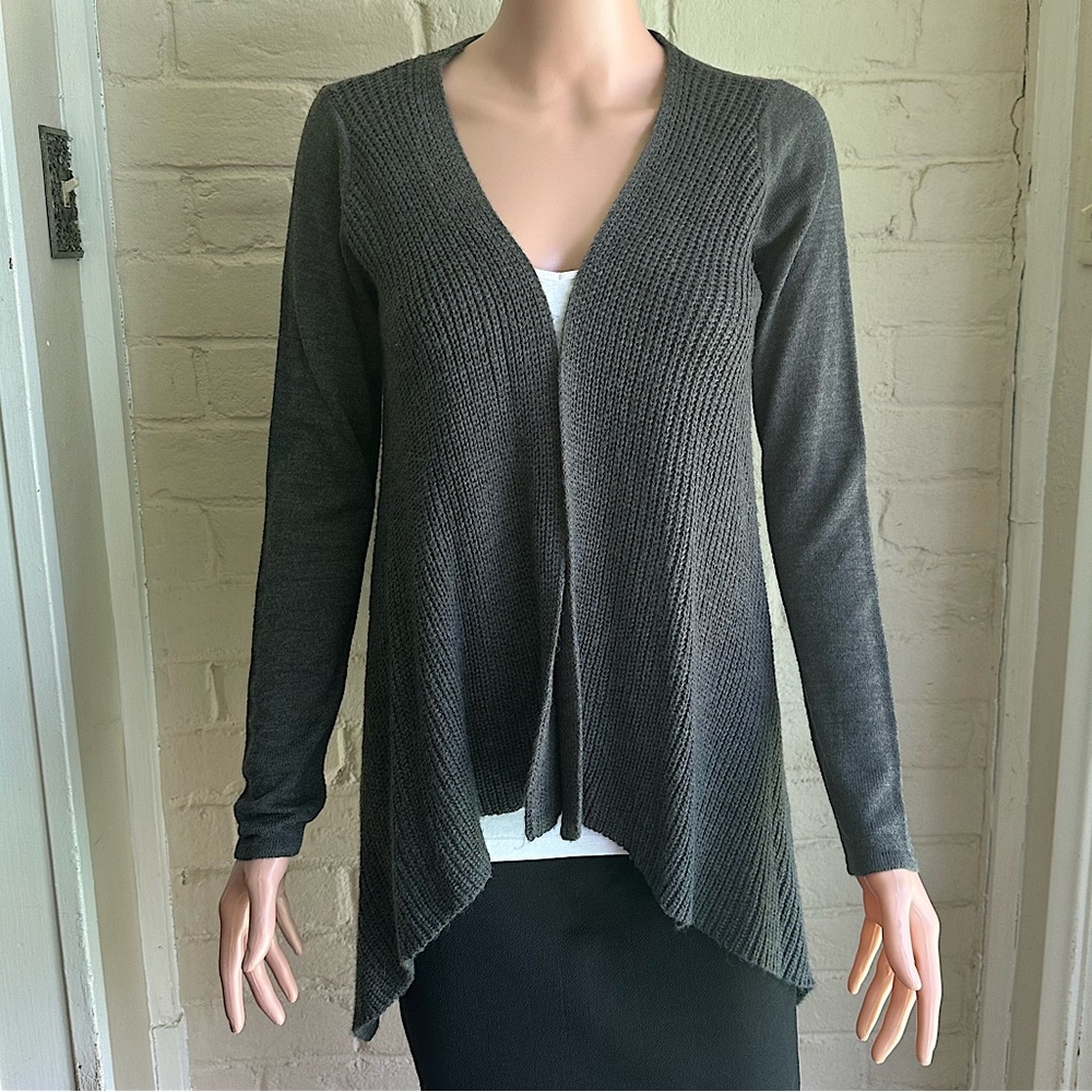 The Limited size xs gray comfy stretch casual cardigan